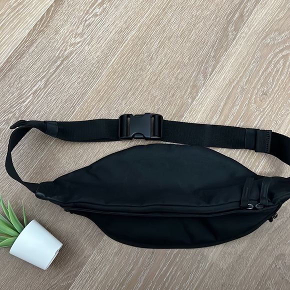 Nike Belt Bag - Picture 5 of 7